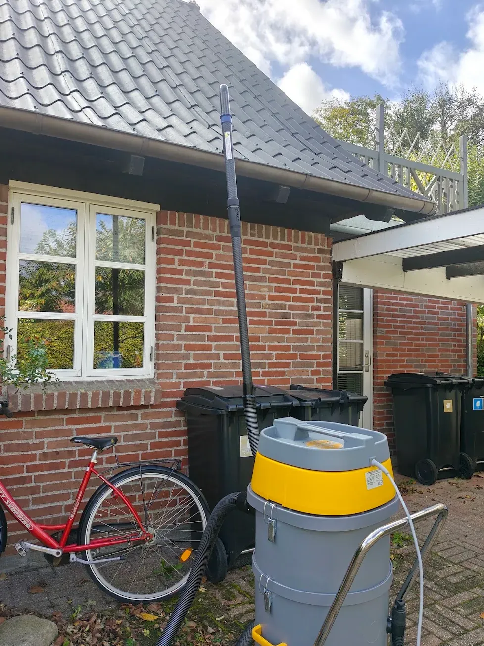 Tagrenderens af rækkehuse – stangen når hele vejen op uden lift