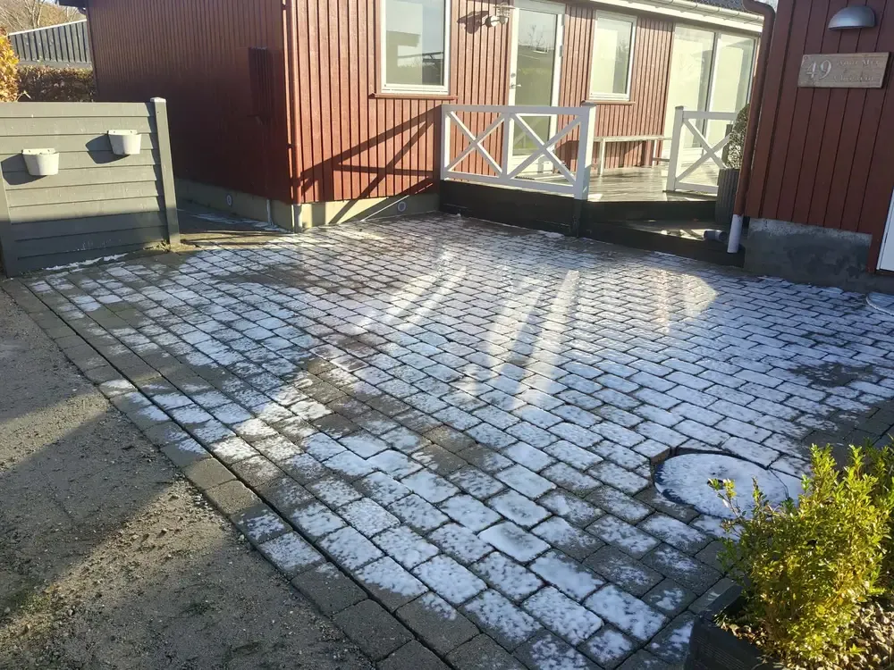 Vedligeholdelsesbehandling under serviceaftalen – fliserens